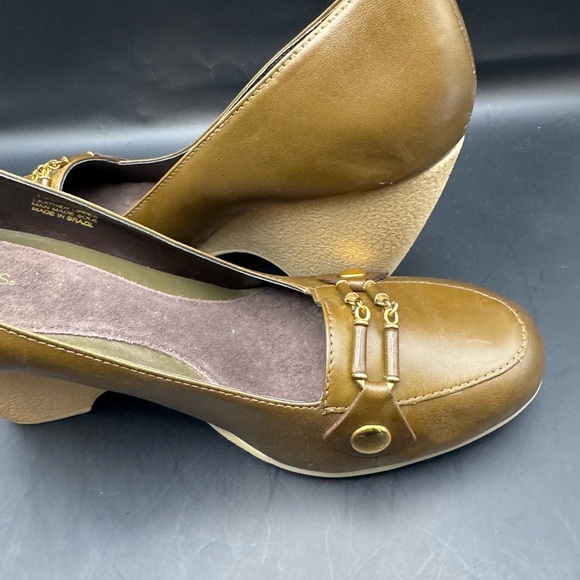 AEROSOLES WOMEN'S BROWN LEATHER SLIP ON WEDGE 3.5” PUMPS SIZE 10M - Picture 5 of 14